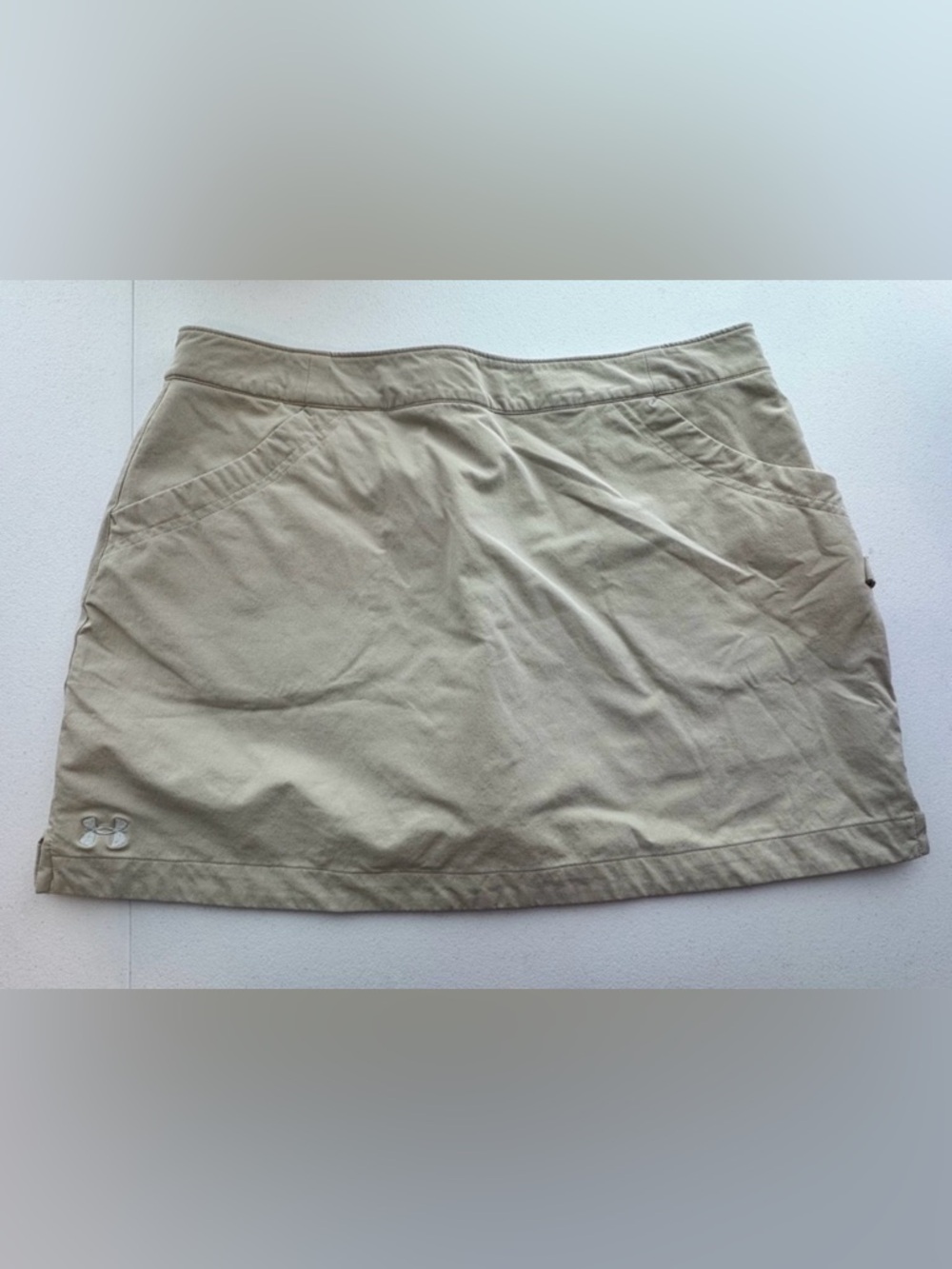 Under Armour Performance Skort Tan Size 8 Athletic Golf Tennis Skort